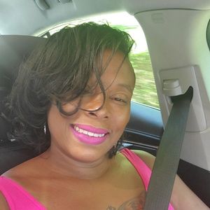 Meet your Posher, Eleka